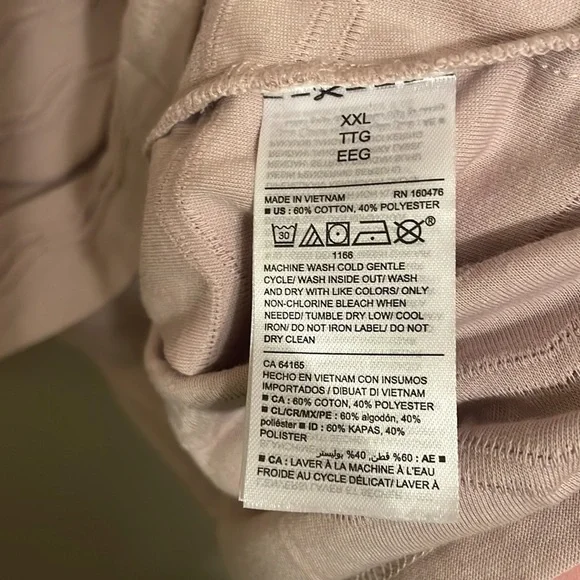 EUC Old Navy women’s Everywear Tee XXL​ - Picture 4 of 4